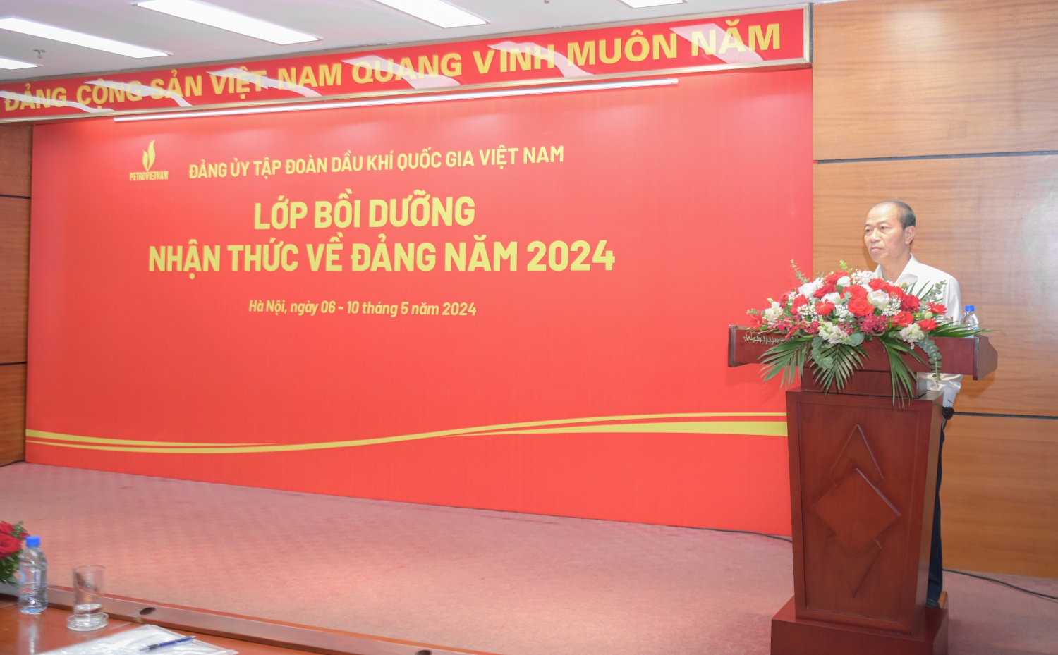 Petrovietnam khai giảng Lớp bồi dưỡng nhận thức về Đảng năm 2024 (lần thứ 2) khu vực Hà Nội